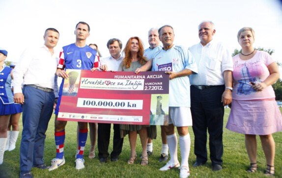 Prof. Primorac leaded the team of CRO UNUM Charitable Society at the humanitarian football match in Vukovar